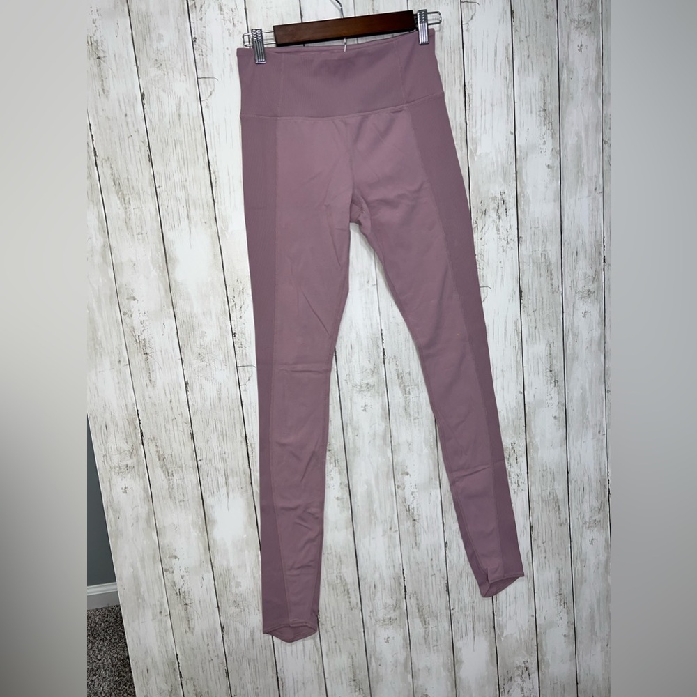 Athleta High Waist Ribbed Side Legging Size Small Purple Lilac FLAWED